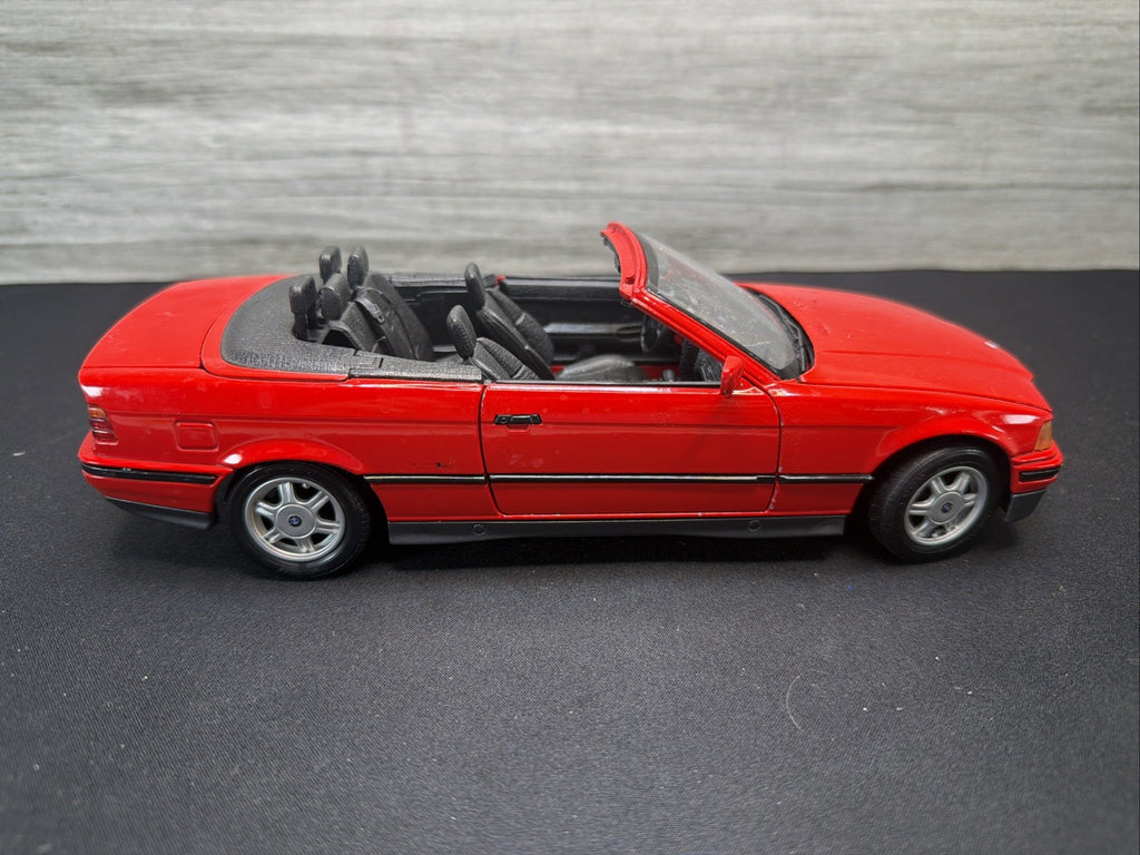 Maisto 1:18 BMW 325i Convertible (1993 Vintage Diecast Cars Model Toy Car No Box0