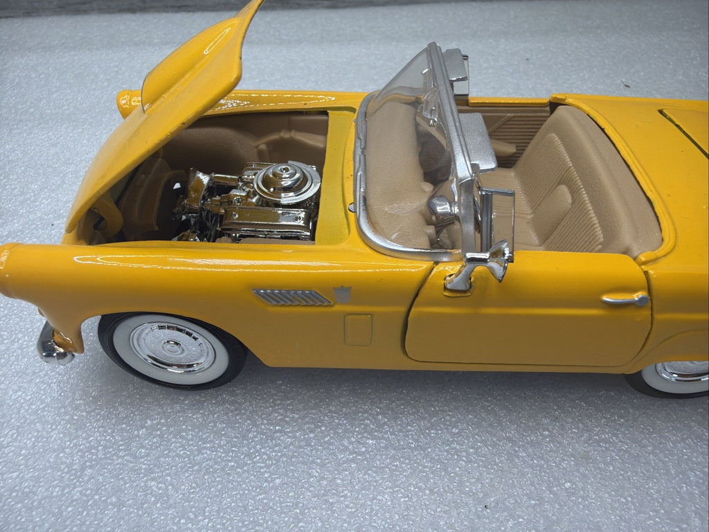 1956 Ford Thunderbird Convertible - Yellow 1:24 Scale Motormax  “show Case”5
