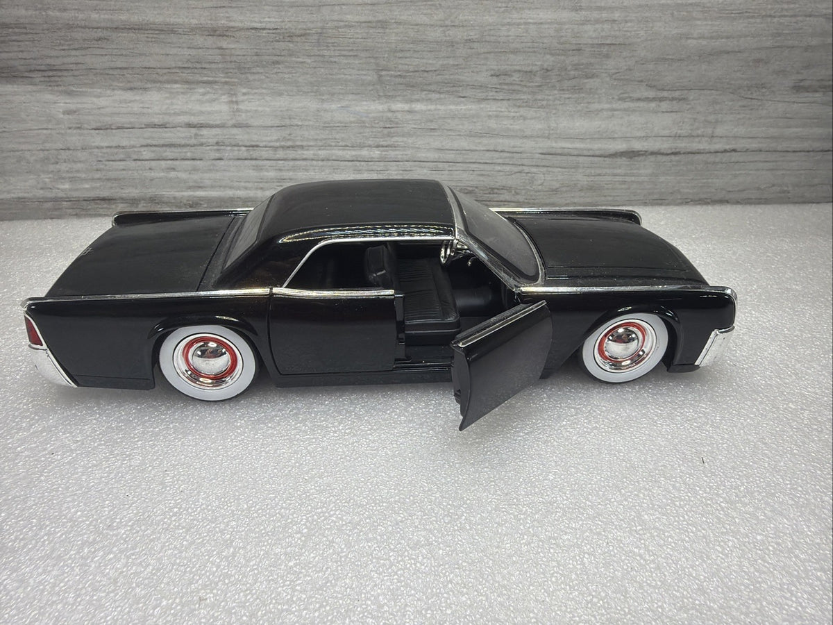 Jada 1963 Lincoln Continental Black  Diecast 1:24 Scale Nice Rare No Box12