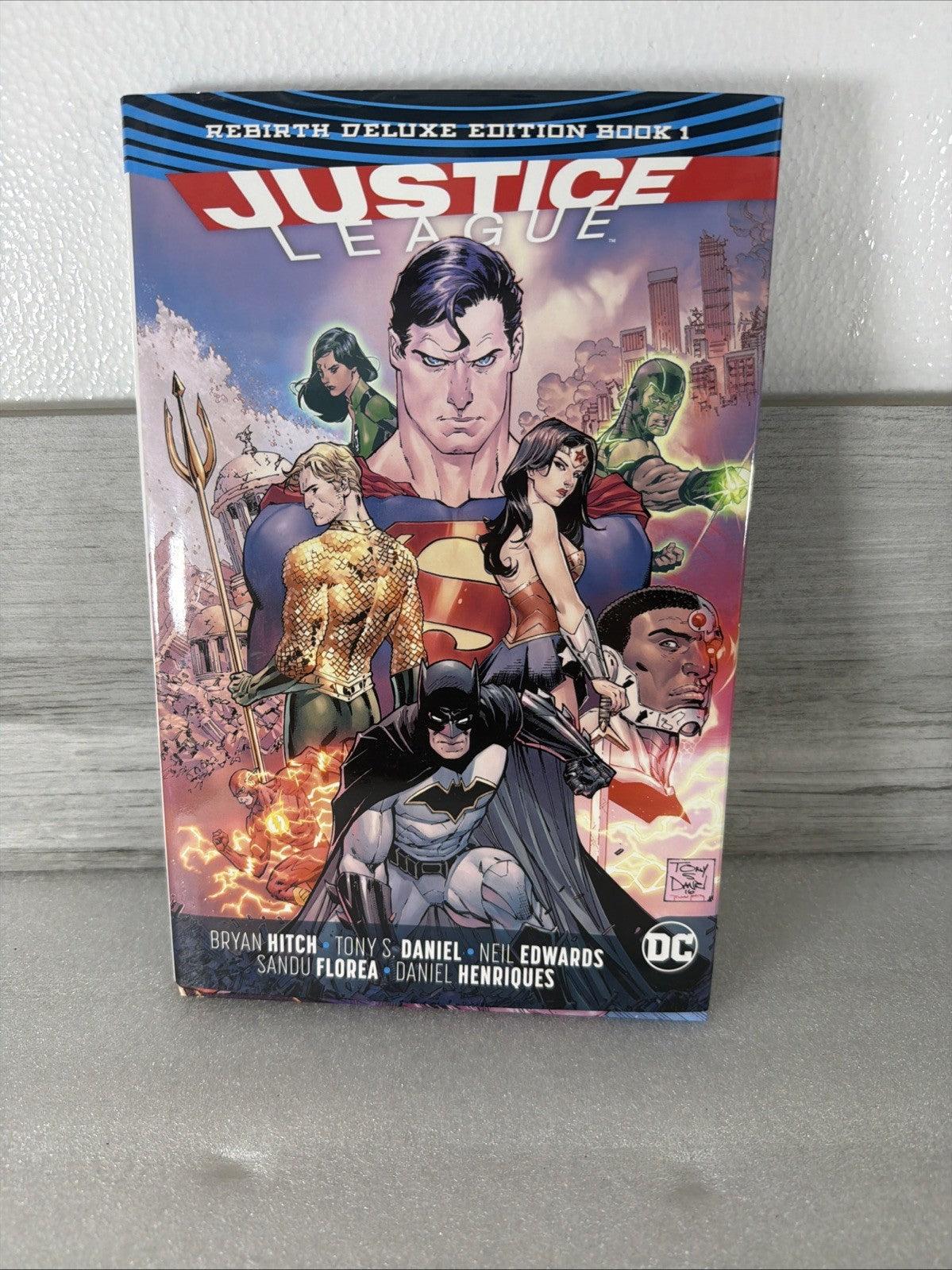Justice League: "Rebirth Deluxe Edition Book 1" (2017, 1st printing)0