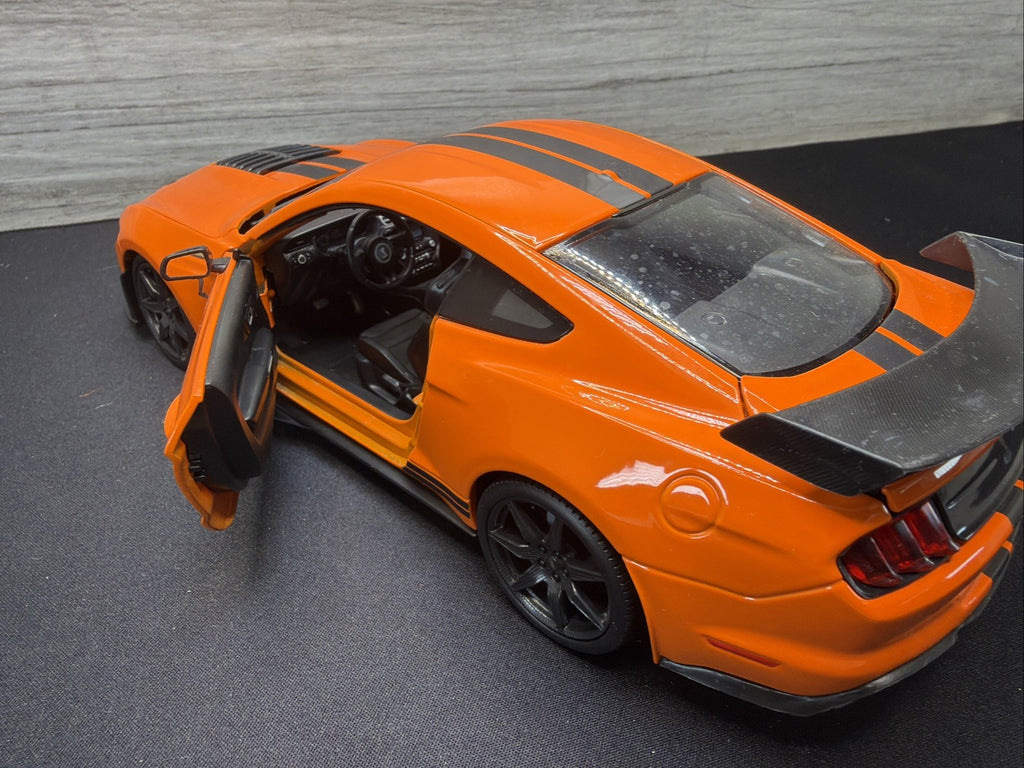 Maisto 1:18 Ford Mustang Shelby GT500 2020 Orange & Black Diecast Car11