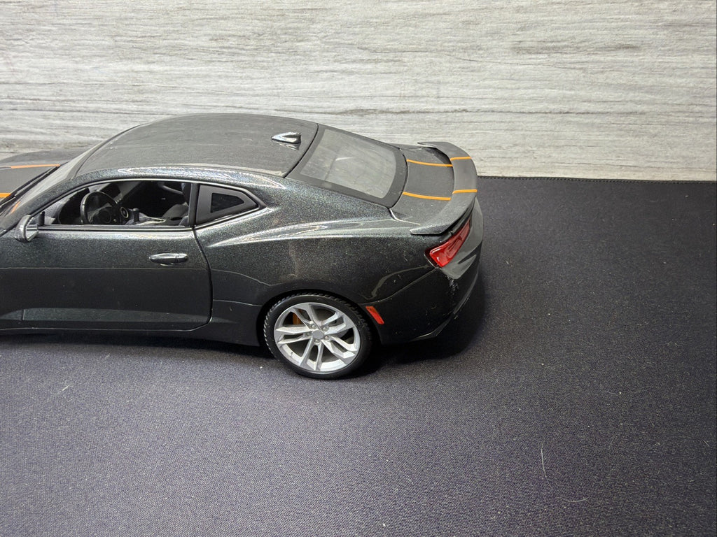 Gray 1/18 2017 Chevrolet Camaro 50th Anniversary Die-cast Maisto No Box12