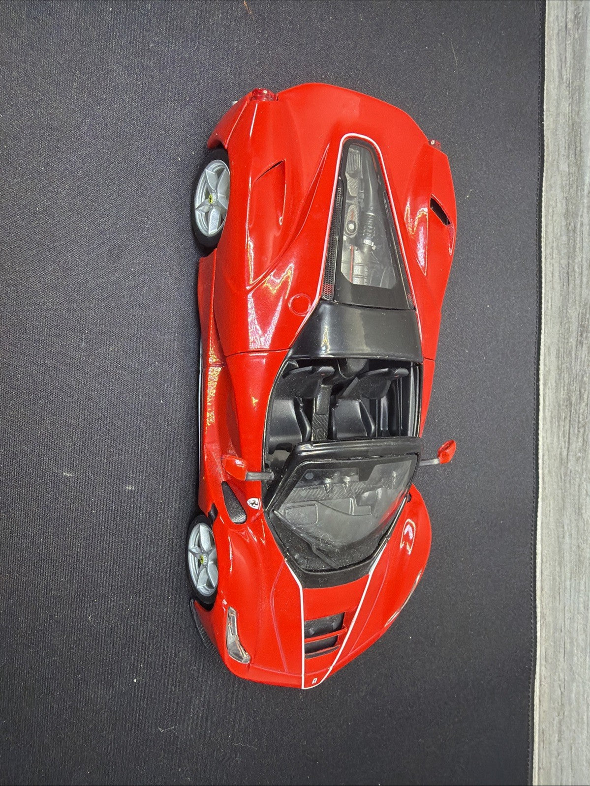 Ferrari LaFerrari F70 Aperta Red Diecast 1:24 Scale Model Car - Bburago 26022RD2