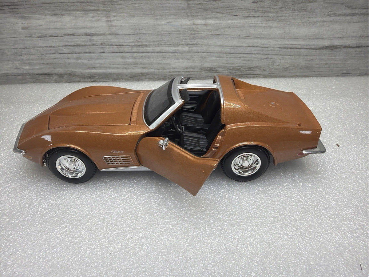 Maisto 1970 Chevrolet Corvette Stingray 1/24 Diecast  Nice Condition No Box2