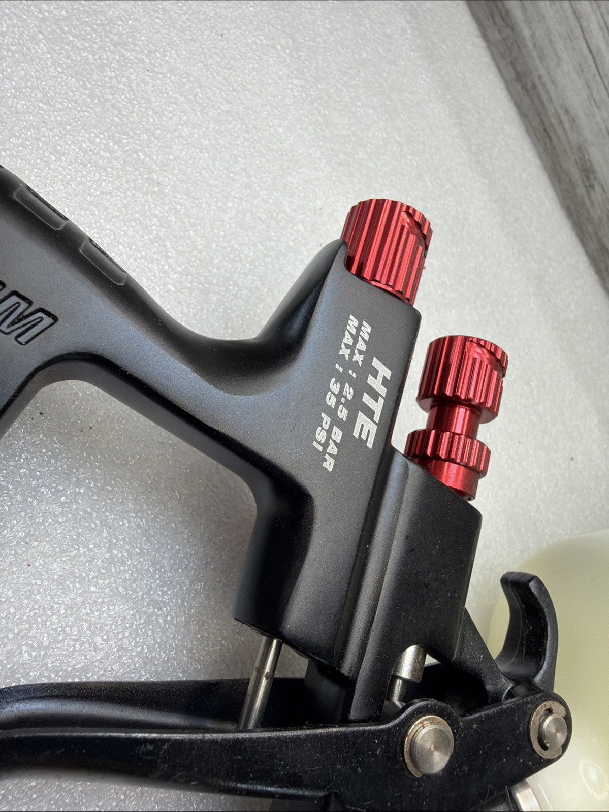 Black Widow by Spectrum Professional HTE Gravity-Feed Spray12