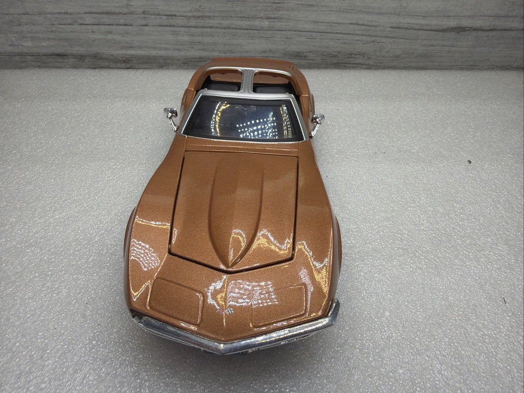 Maisto 1970 Chevrolet Corvette Stingray 1/24 Diecast  Nice Condition No Box4
