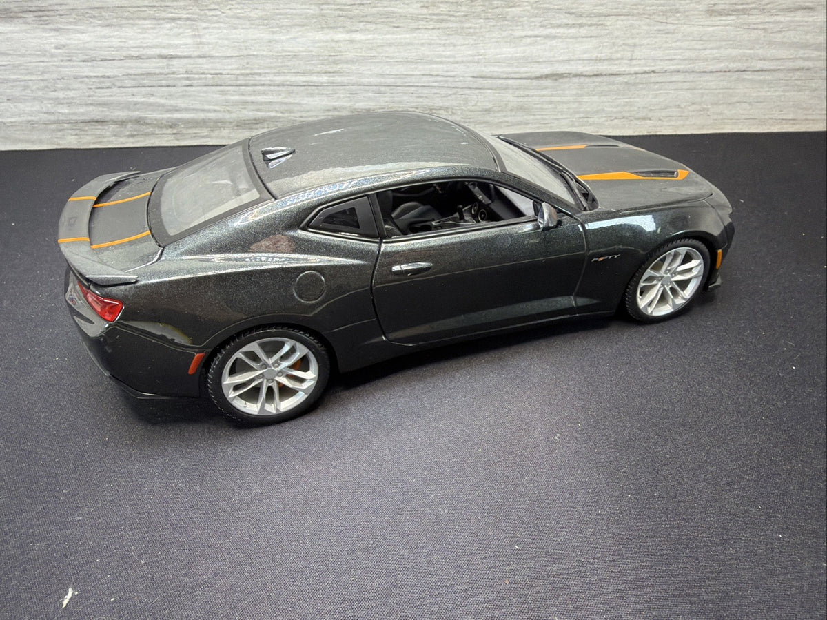 Gray 1/18 2017 Chevrolet Camaro 50th Anniversary Die-cast Maisto No Box16