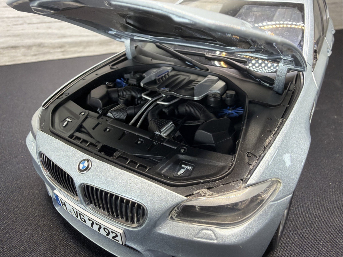 1:18 Paragon BMW F10 M5 Silver Blue RARE Limited Edition DAMAGE NO BOX SEE PICS12