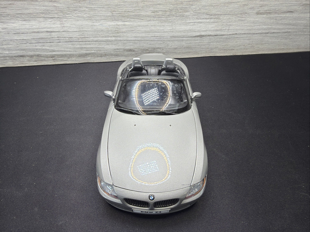 Welly BMW Z4 1:18 Silver Diecast Sport Car with Opening Doors Nice No Box10