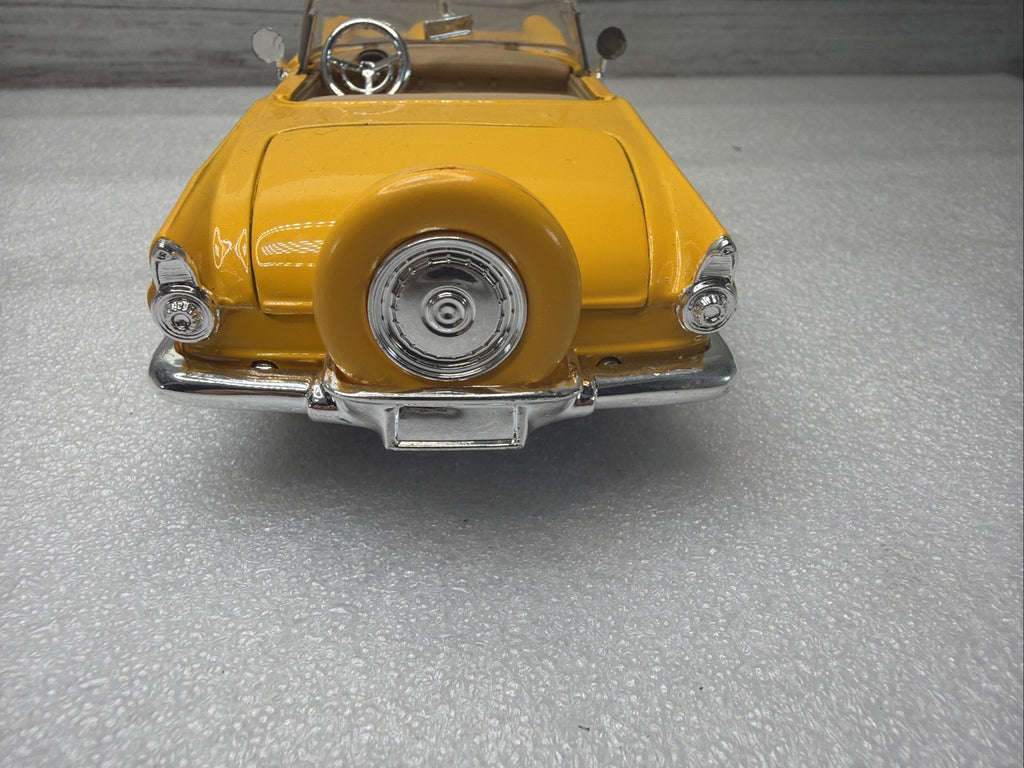 1956 Ford Thunderbird Convertible - Yellow 1:24 Scale Motormax  “show Case”6