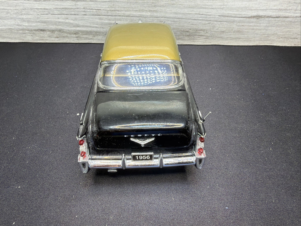 Danbury Mint 1956 DeSoto Adventurer Die Cast Car 1/24, Black/Gold READ11