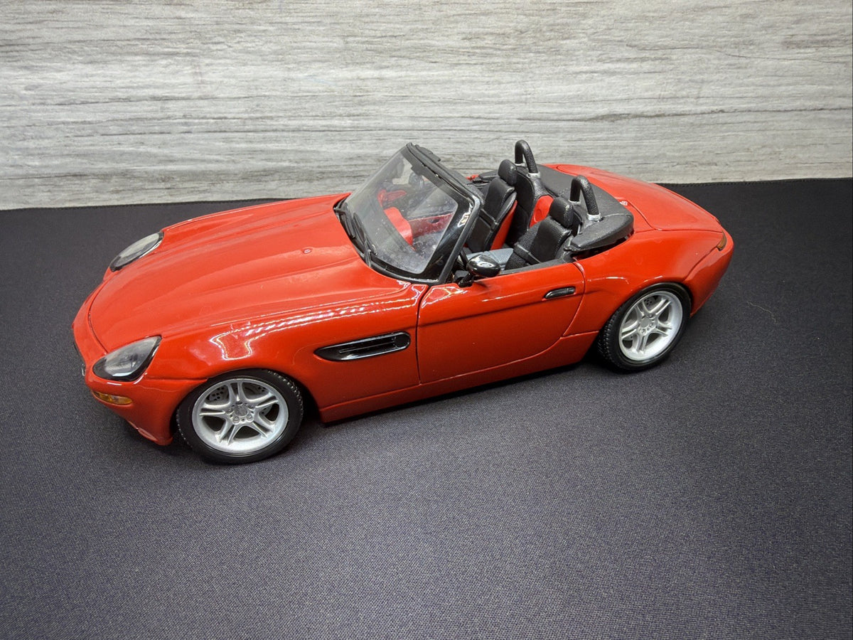 Burago - BMW Z8 Convertible 10