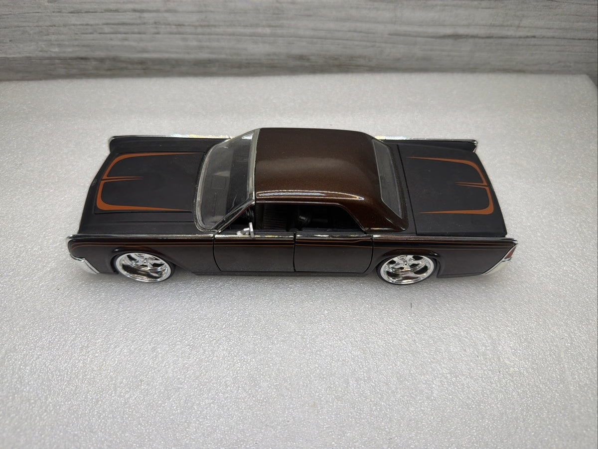 JADA 1/24 LOPRO METALLIC BROWN 1963 LINCOLN CONTINENTAL NICE  No Box2