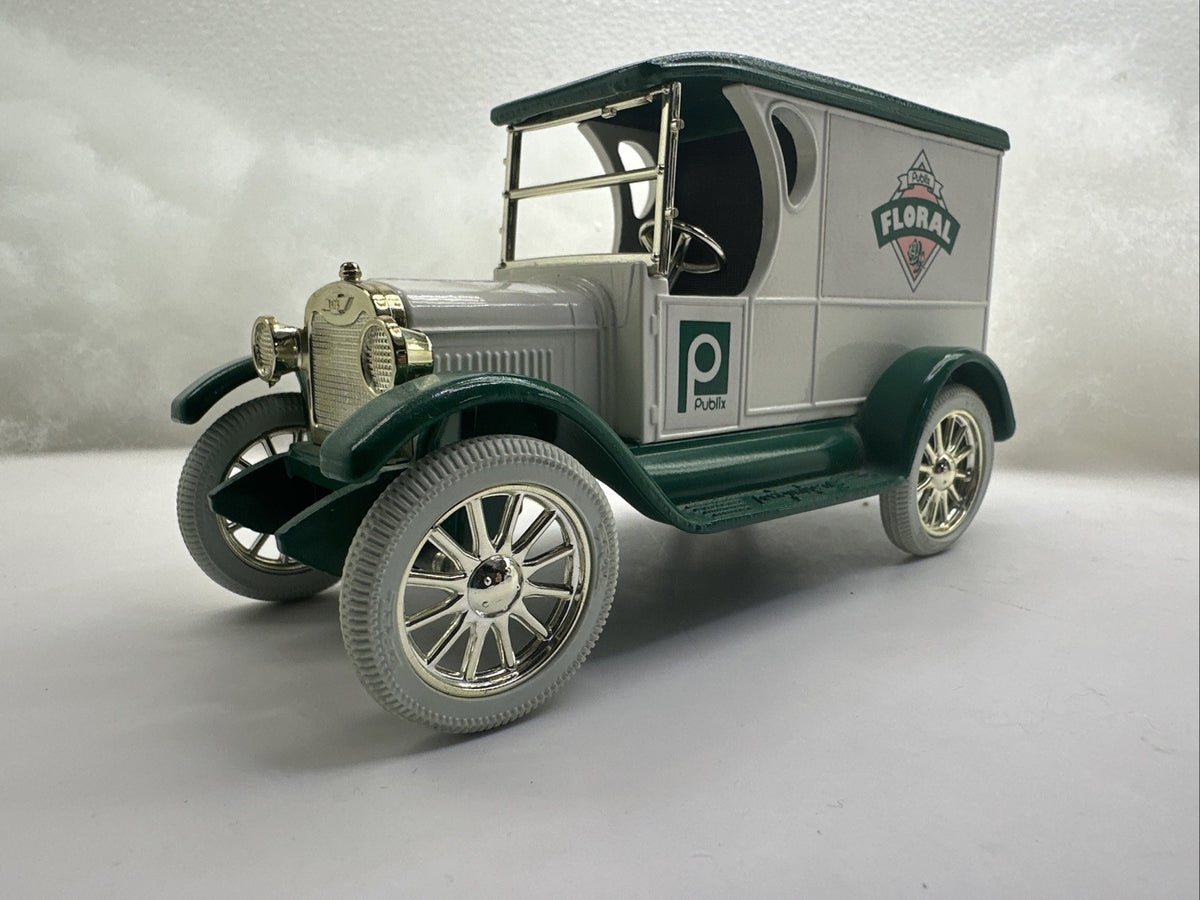 ERTL 1/25 Scale Diecast 2501   1923 Truck Bank   White/Green Used RARE4