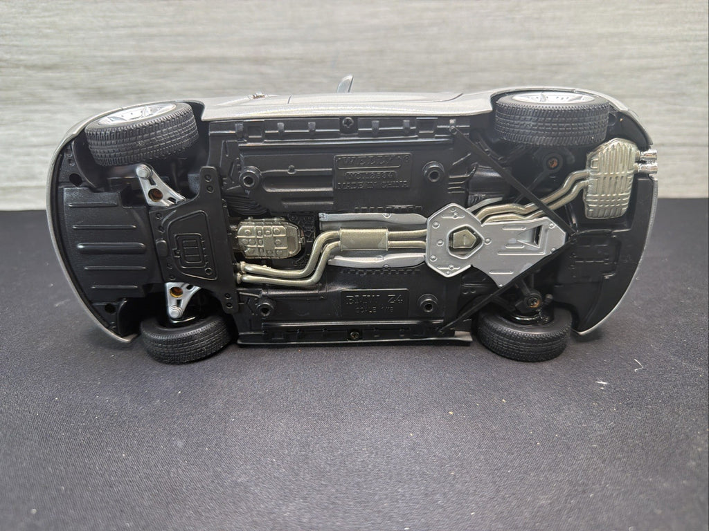 Welly BMW Z4 1:18 Silver Diecast Sport Car with Opening Doors Nice No Box15