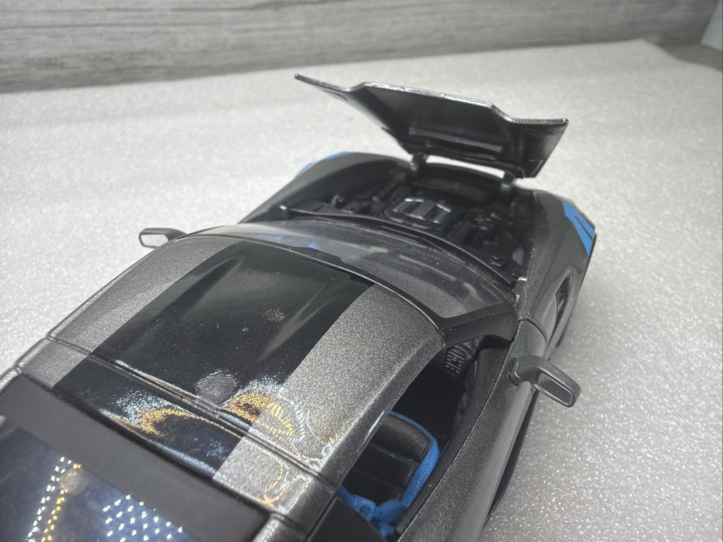 Maisto 2017 Chevrolet Corvette Stingray Grey 1/24 Scale Diecast Car NoBox Nice10