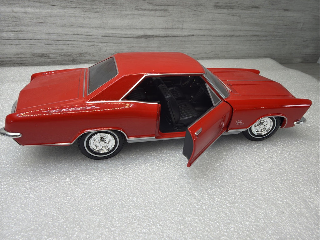 1965 BUICK RIVIERA GRAND SPORT HARD TOP WELLY 24072 1/24 DIECAST CAR RED NO BOX3