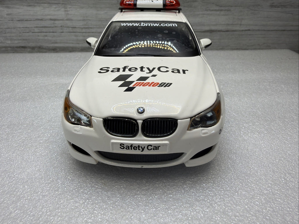 Maisto BMW M5 2007 E60 Safety Car 1/18 Scale Model Moto Gp Paint Chips See Pics3