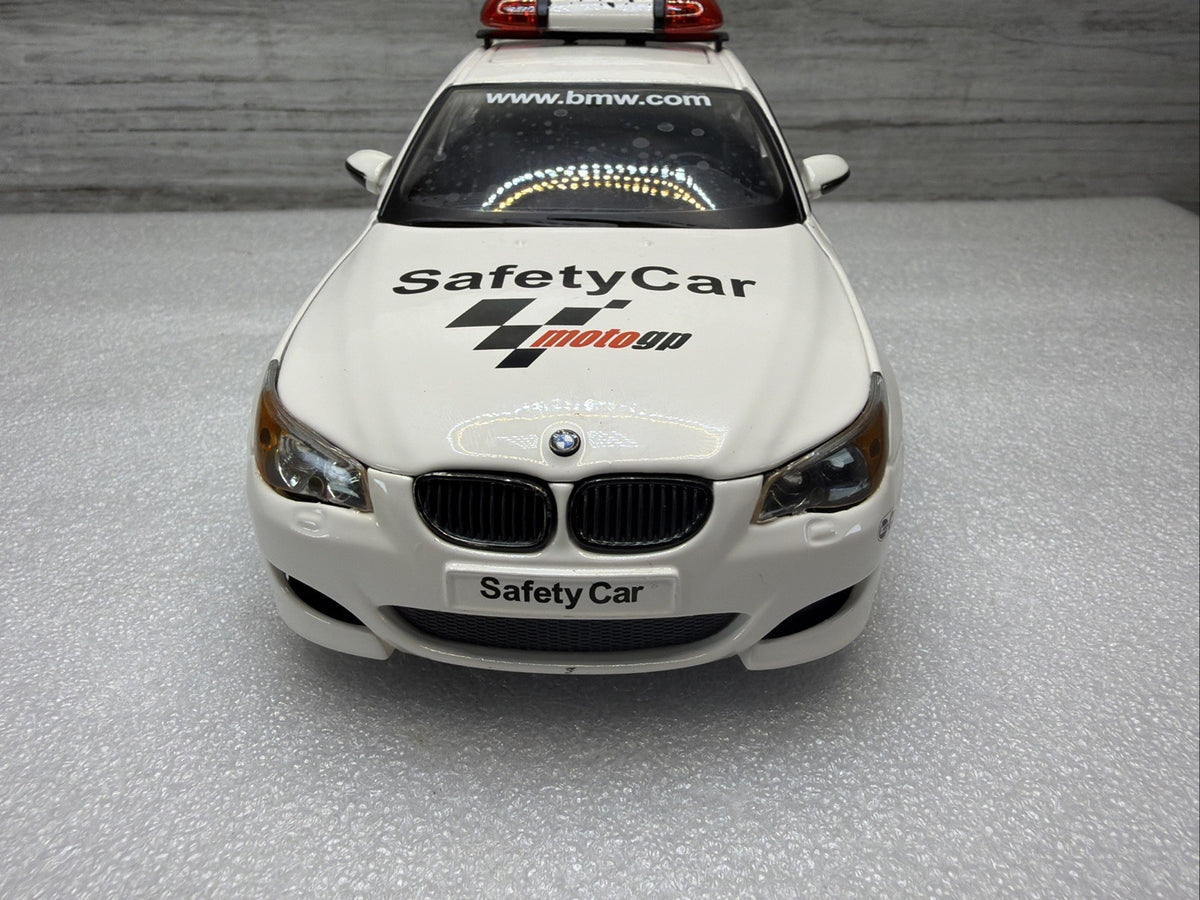 Maisto BMW M5 2007 E60 Safety Car 1/18 Scale Model Moto Gp Paint Chips See Pics3