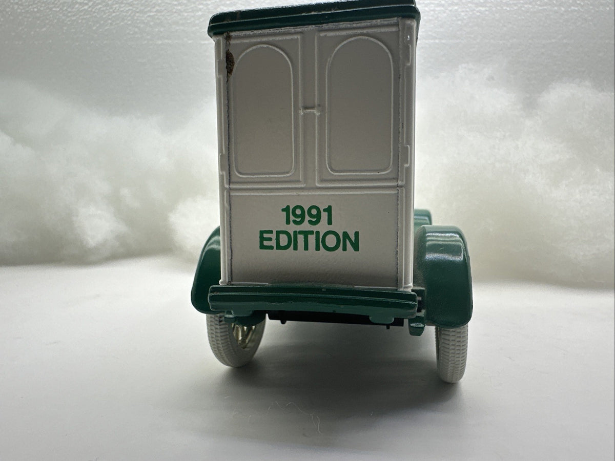ERTL 1/25 Scale Diecast 2501   1923 Truck Bank   White/Green Used RARE7