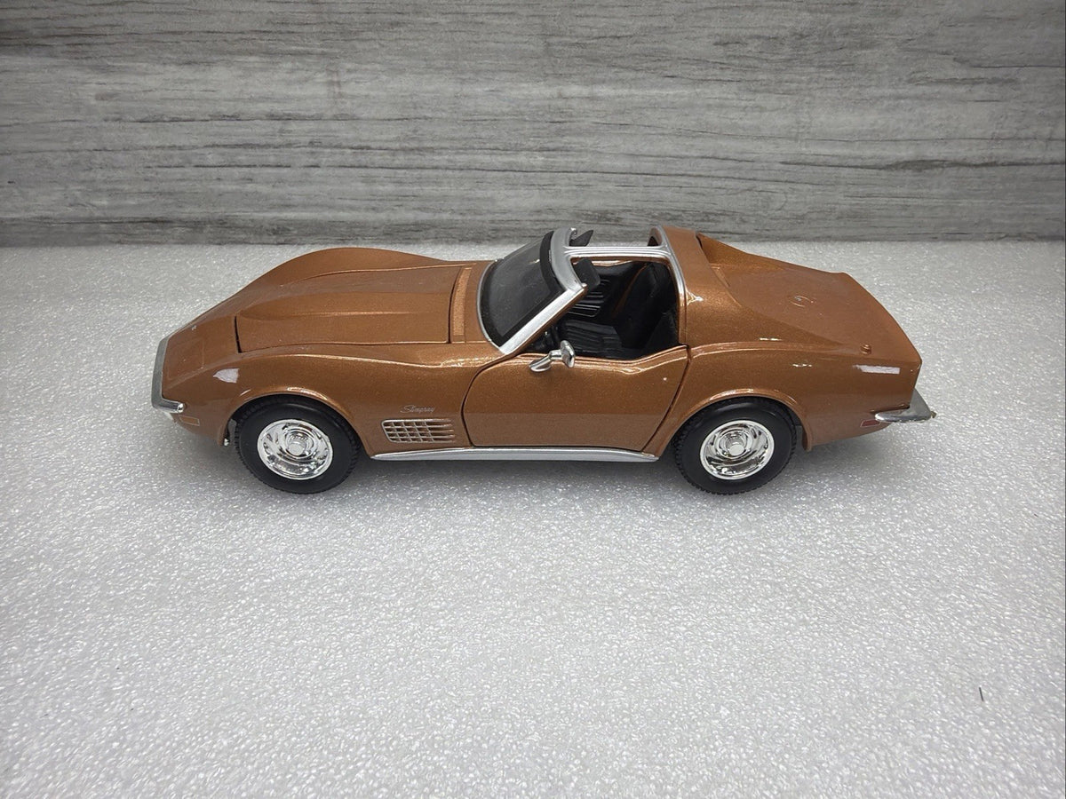 Maisto 1970 Chevrolet Corvette Stingray 1/24 Diecast  Nice Condition No Box0