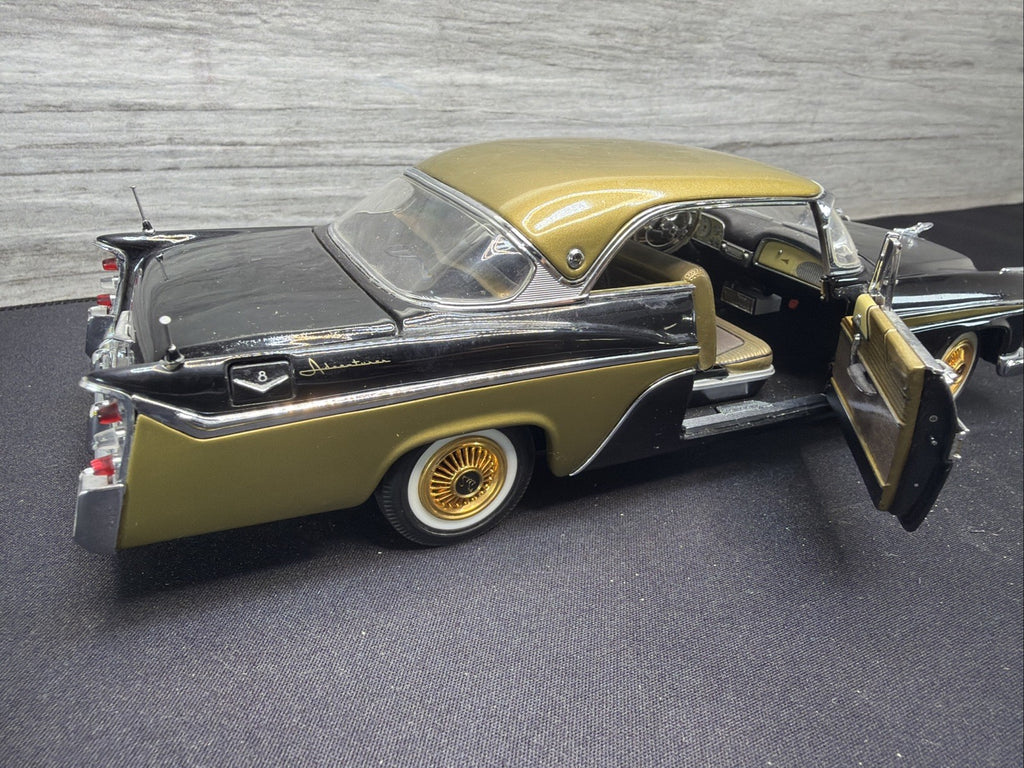 Danbury Mint 1956 DeSoto Adventurer Die Cast Car 1/24, Black/Gold READ3