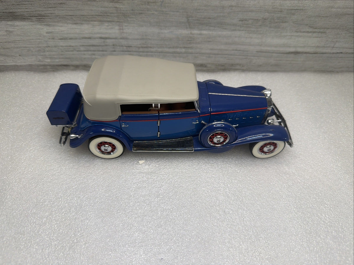 1932 Cadillac V16 Sport Phaeton 1:24 Franklin Mint TwoTone Blue No Box Headlight1