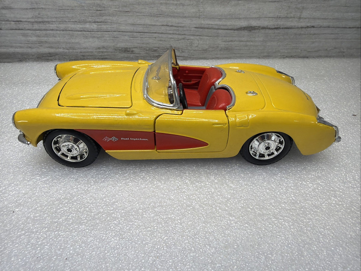 maisto 1/24 1957 chevrolet corvette convertible Nice Car No Box0