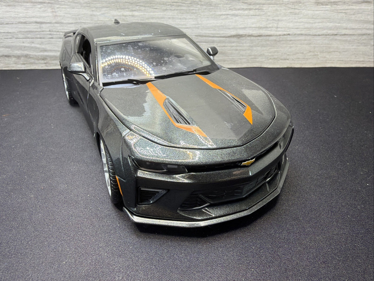 Gray 1/18 2017 Chevrolet Camaro 50th Anniversary Die-cast Maisto No Box6