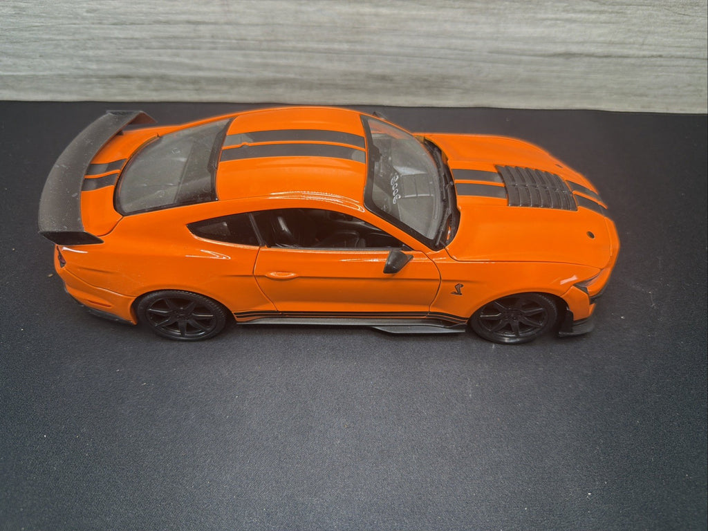 Maisto 1:18 Ford Mustang Shelby GT500 2020 Orange & Black Diecast Car1