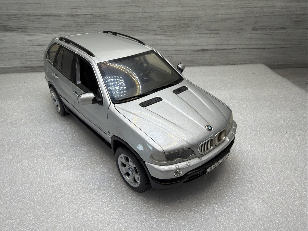 Welly 1:18 Silver BMW X5  no.9842 *RARE* Diecast Model Car9