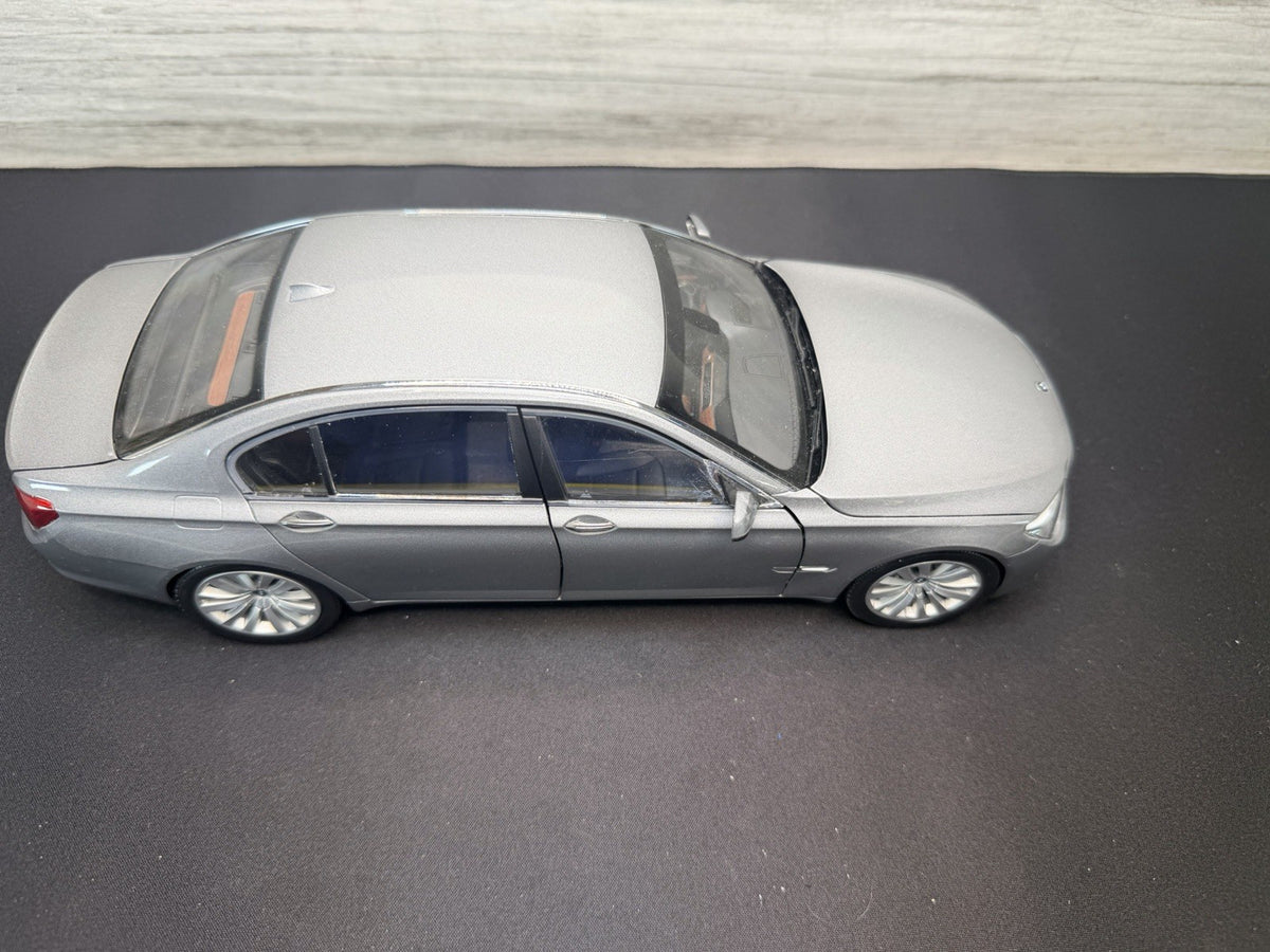 RARE BLACK Kyosho 1:18 BMW 750Li DEALER  SOME MINOR REPAIR NICE NO BOX2