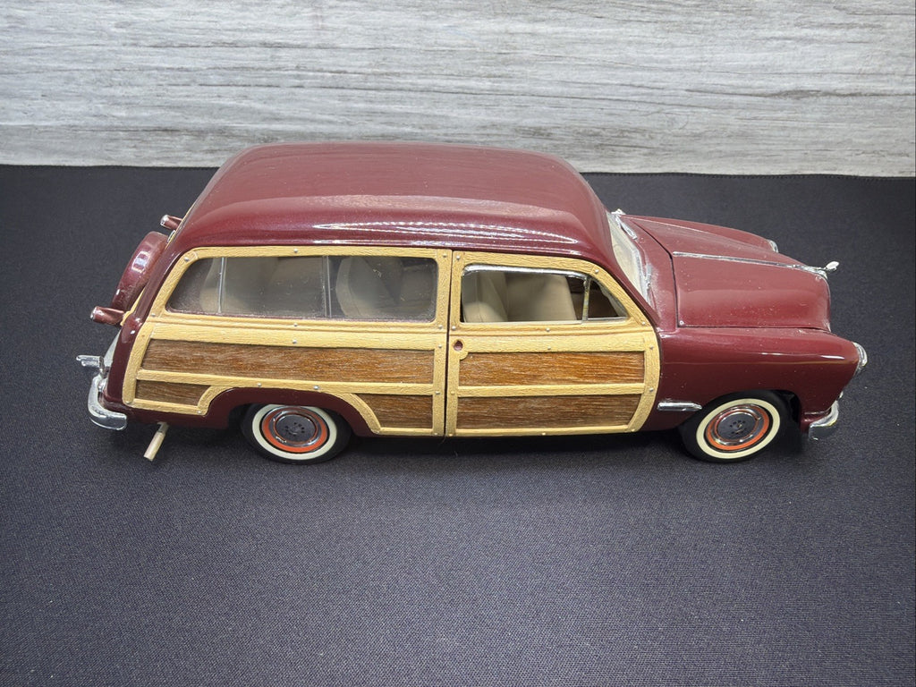Damaged Franklin Mint Woody Wagon Ford 1949 Acceptable Condition0