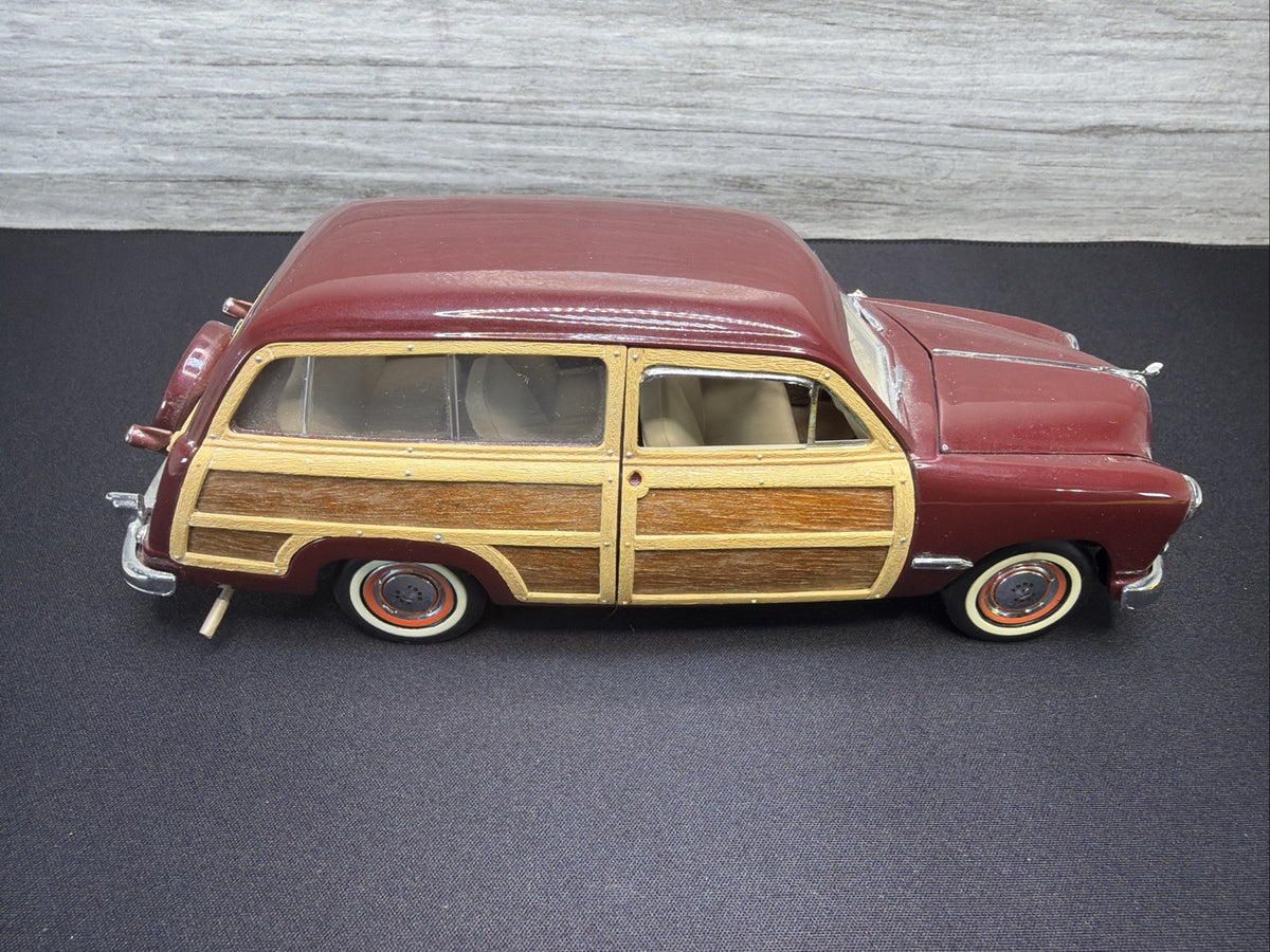 Damaged Franklin Mint Woody Wagon Ford 1949 Acceptable Condition0