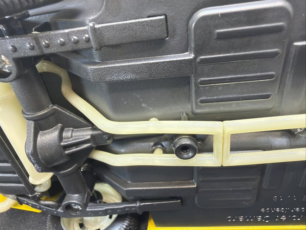 MAISTO 1:18 1971 CHEVY CAMARO Z28 YELLOW/BACK FACTORY CHROME MISSING ERROR? READ15