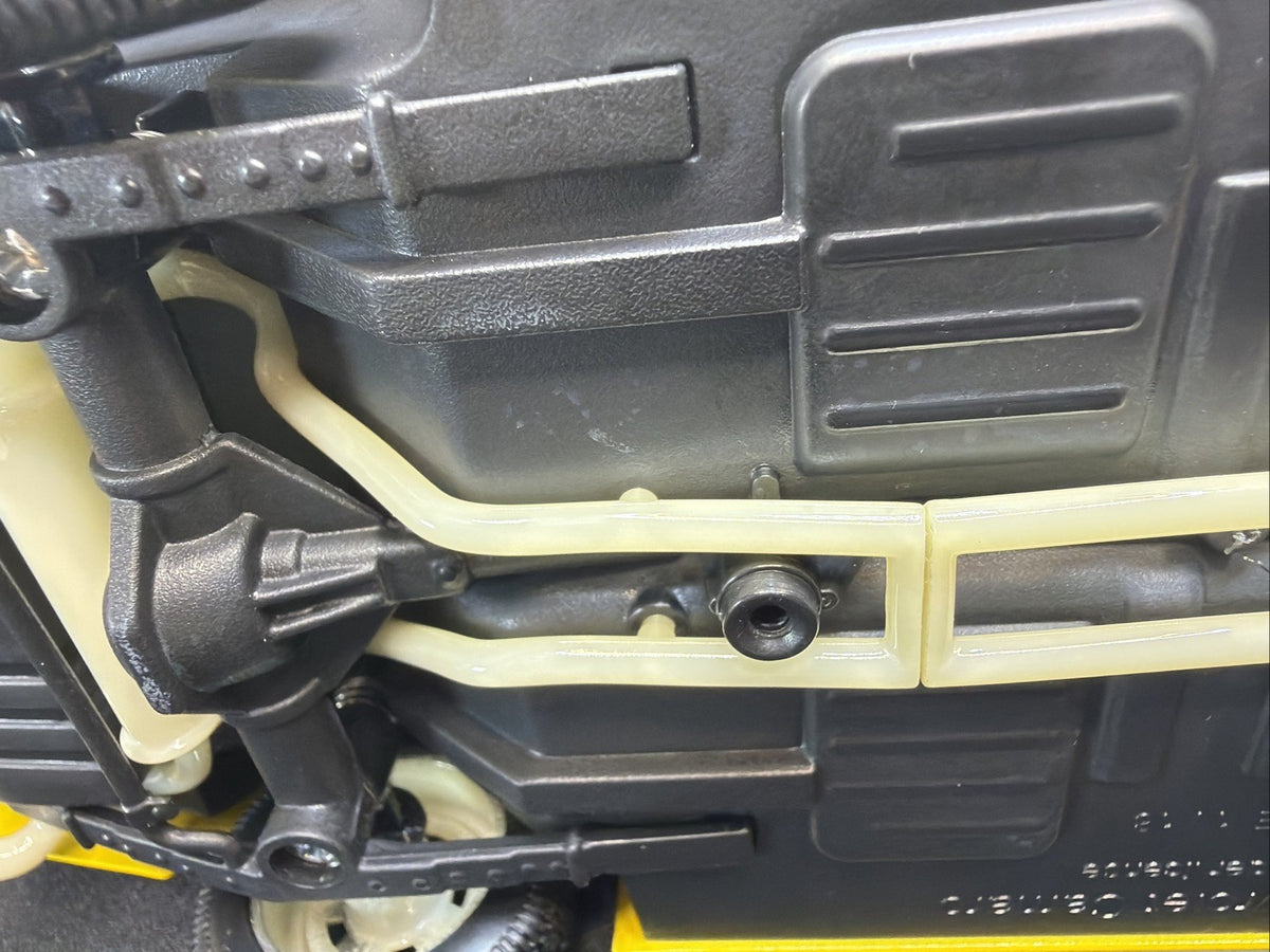 MAISTO 1:18 1971 CHEVY CAMARO Z28 YELLOW/BACK FACTORY CHROME MISSING ERROR? READ15