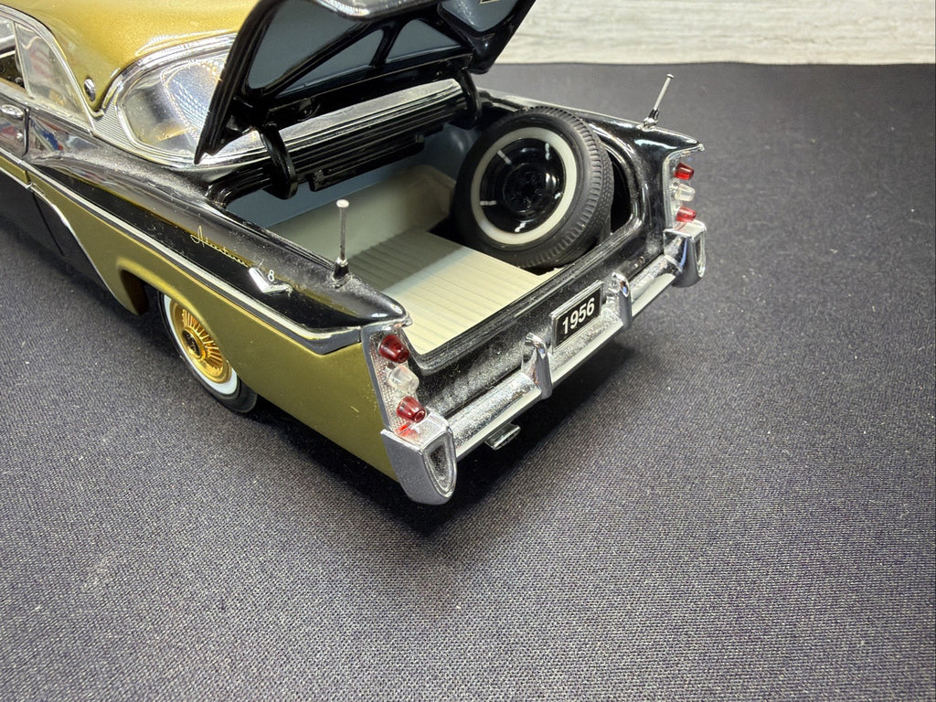 Danbury Mint 1956 DeSoto Adventurer Die Cast Car 1/24, Black/Gold READ9