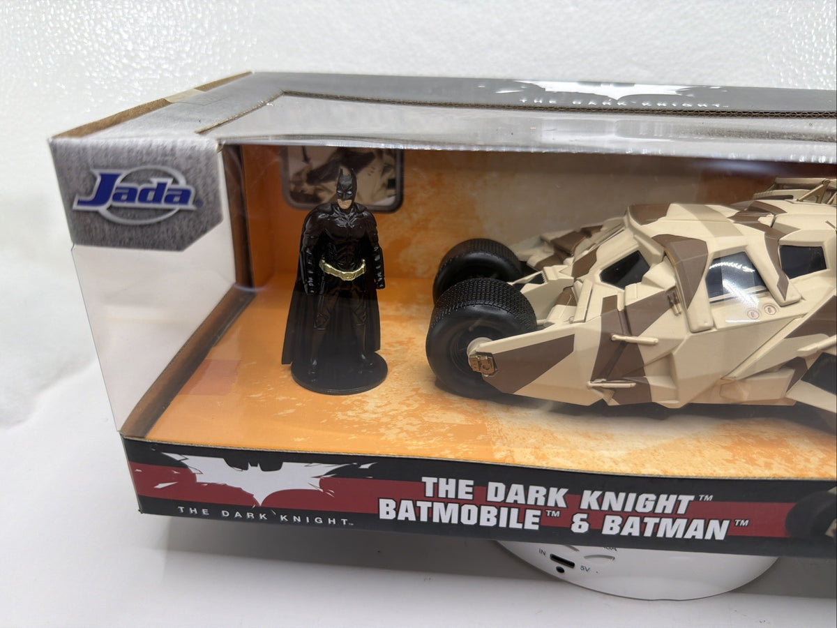 Jada Toys 1: 24 Scale The Dark Knight Batmobile Die-cast Vehicle with Batman1