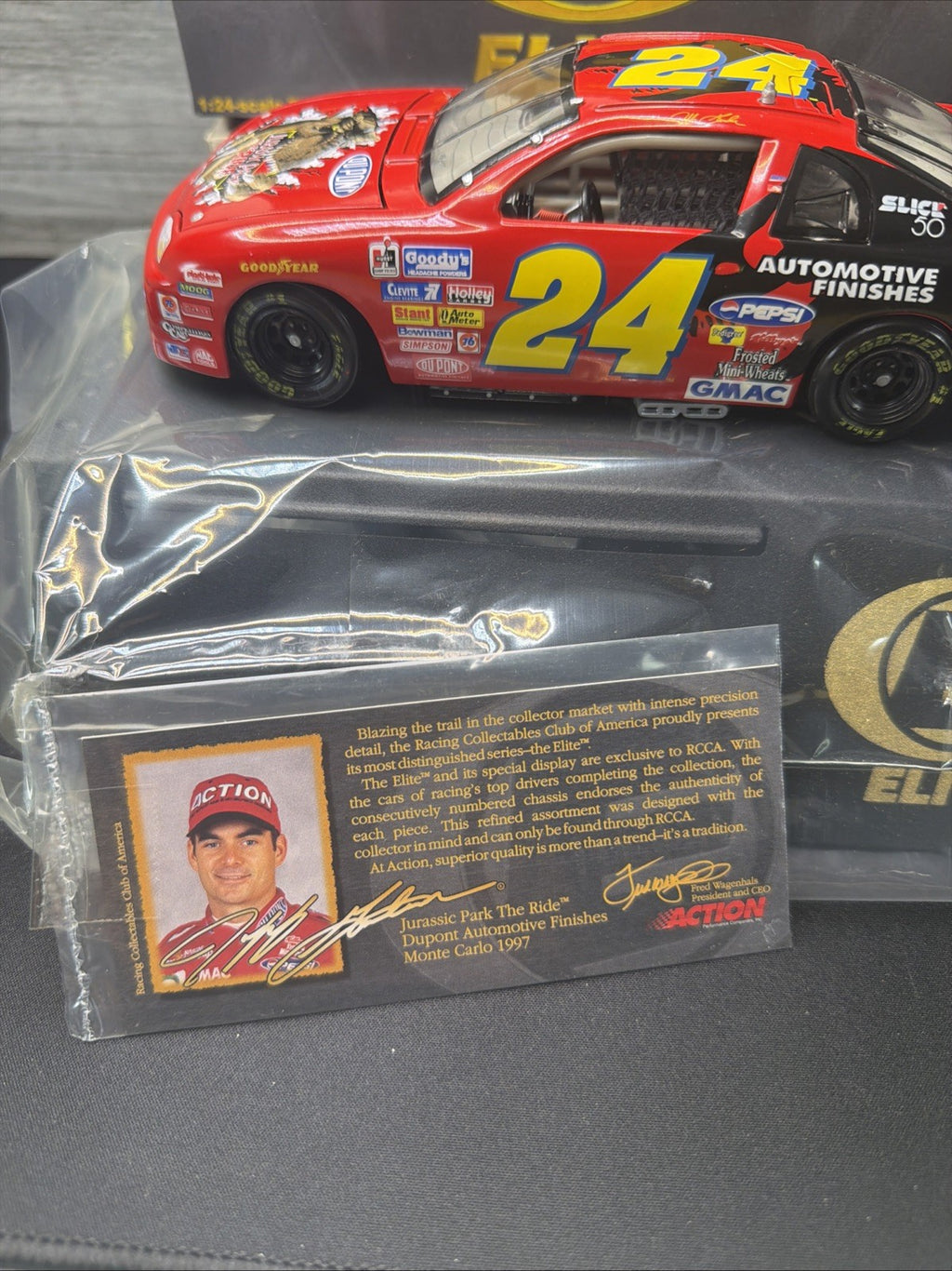 Action 1/24 Jeff Gordon #24 DuPont Jurassic Park 1997 Monte Carlo Elite LE STAND1