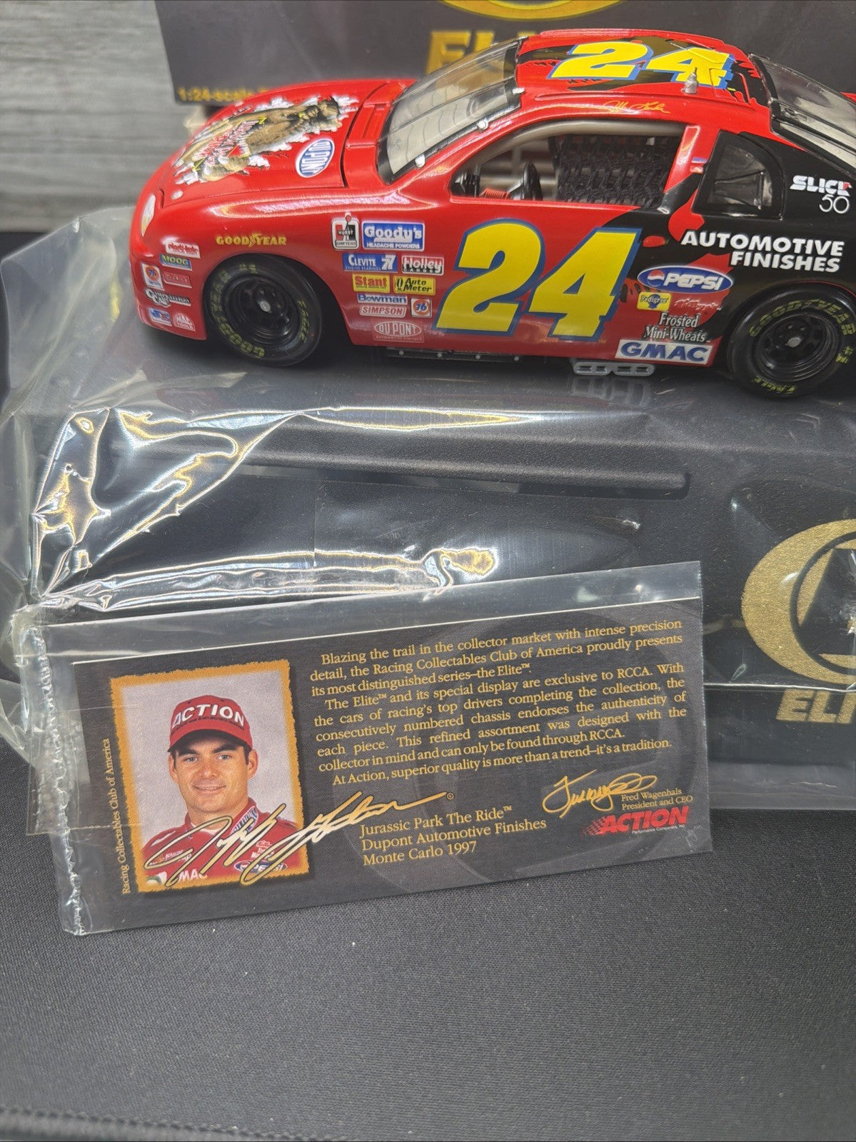 Action 1/24 Jeff Gordon #24 DuPont Jurassic Park 1997 Monte Carlo Elite LE STAND1