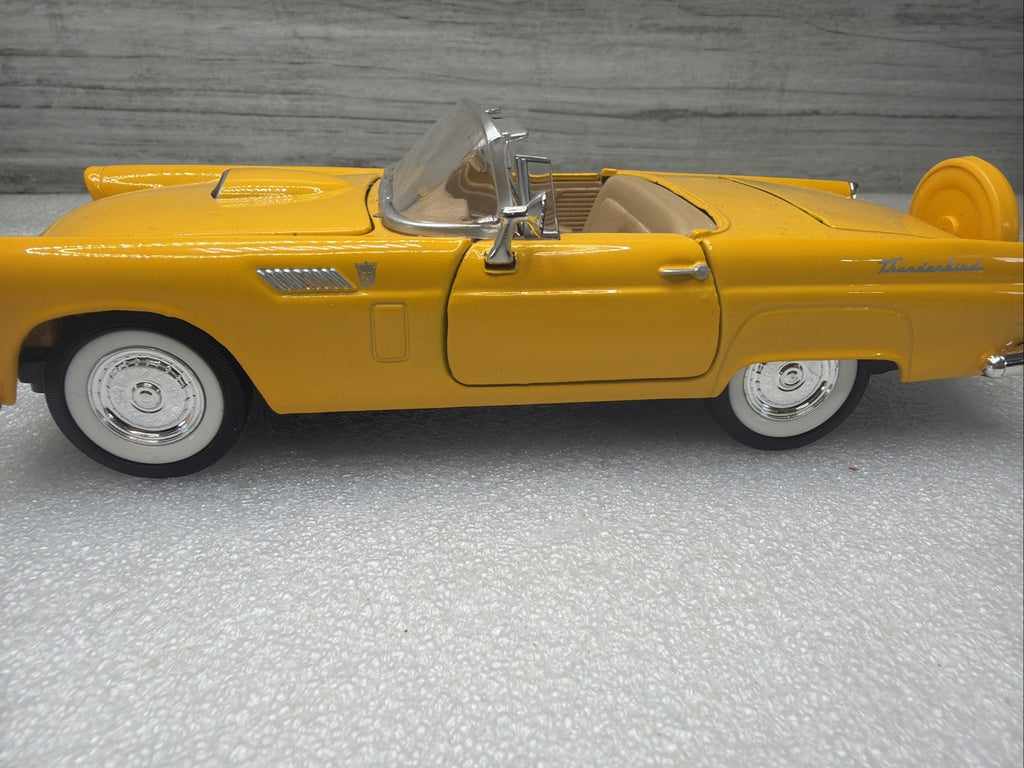 1956 Ford Thunderbird Convertible - Yellow 1:24 Scale Motormax  “show Case”1