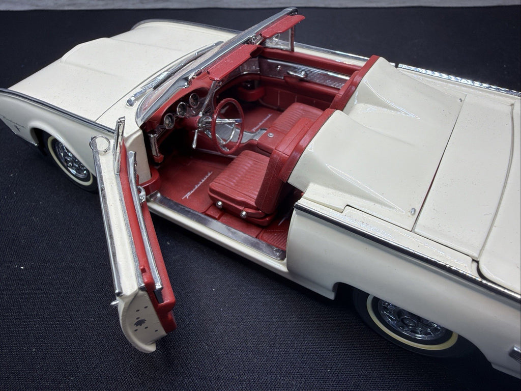 1962 Ford Thunderbird DANBURY MINT 1/24 Convertible- No Box19