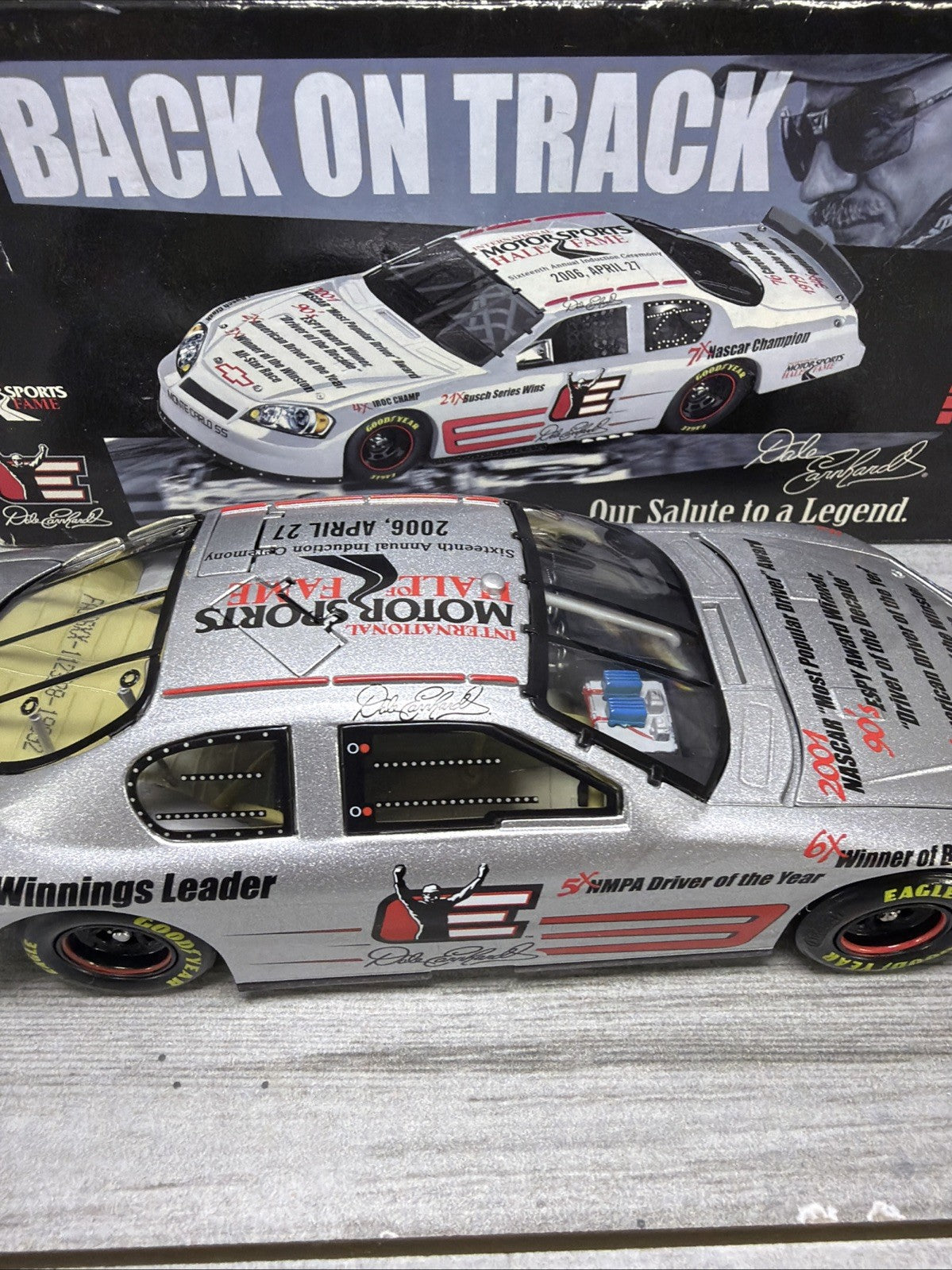Dale Earnhardt 1/24  Back on Track  HOF 2006 Monte Carlo Box Damage Numbered New1
