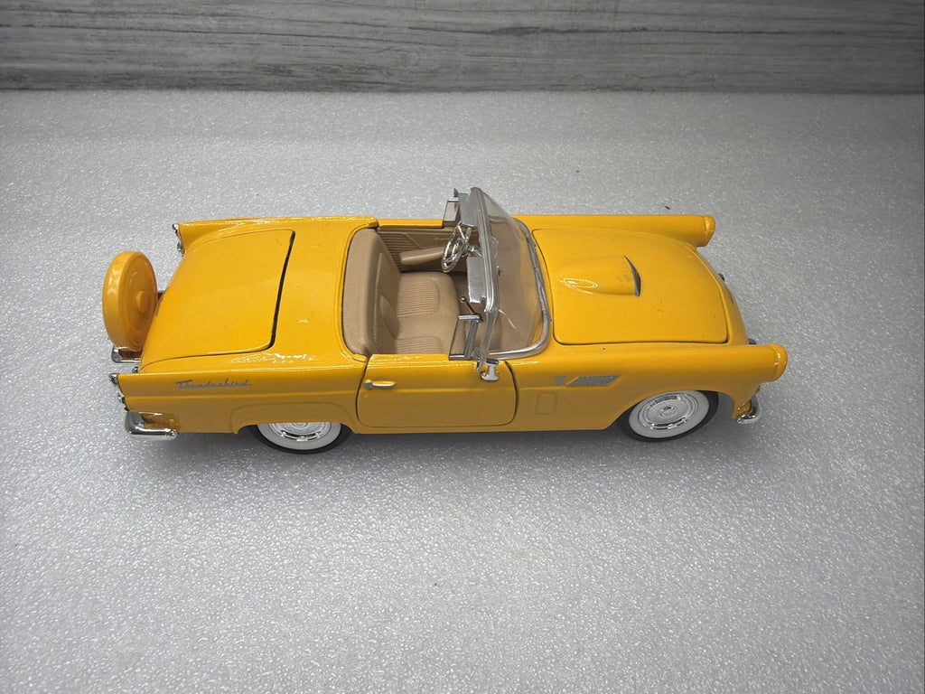 1956 Ford Thunderbird Convertible - Yellow 1:24 Scale Motormax  “show Case”9