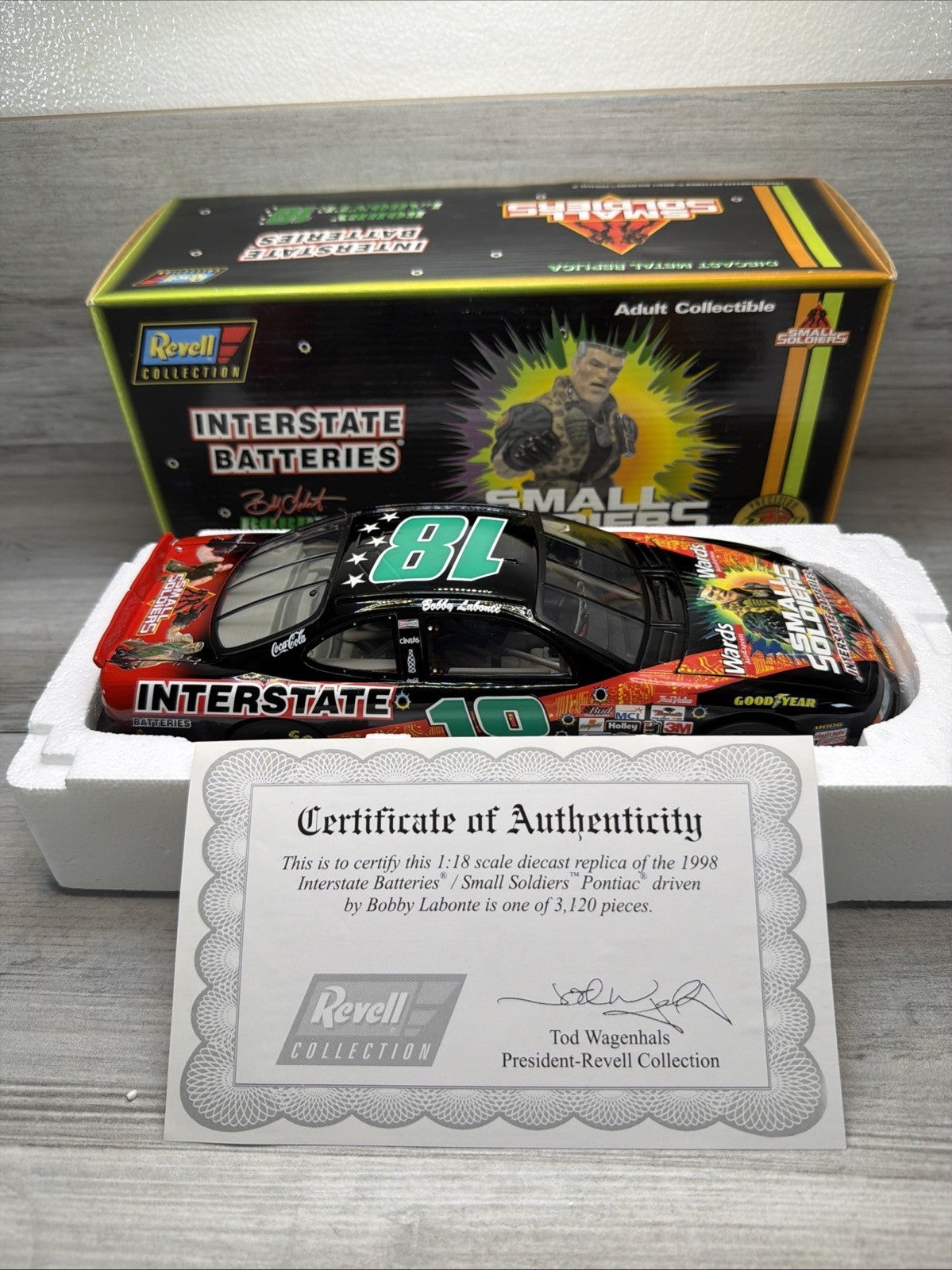 1:18 1998 REVELL #18 INTERSTATE BATTERIES SMALL SOLDIERS BOBBY LABONTE 1 Of 31200