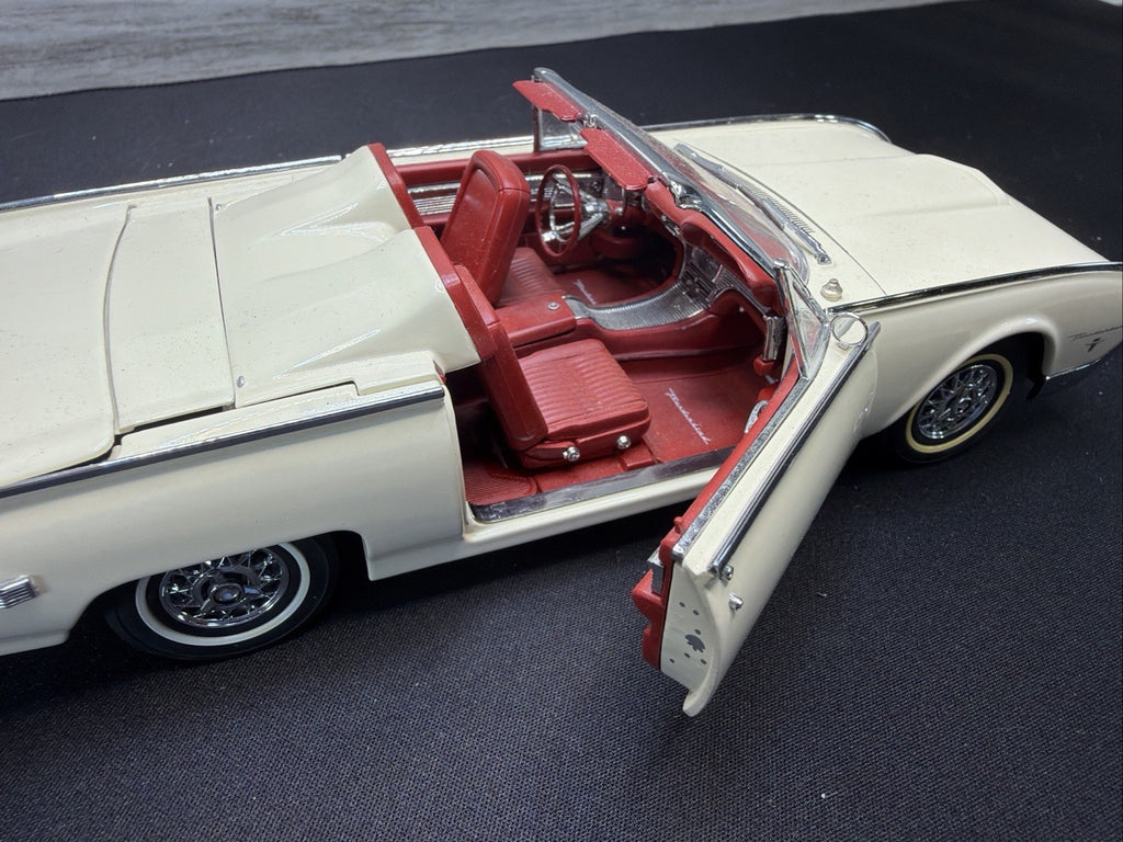 1962 Ford Thunderbird DANBURY MINT 1/24 Convertible- No Box18