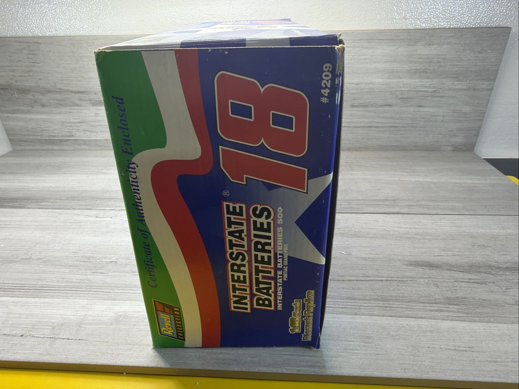 #18 Interstate Batteries Texas 1-3120  Bobby Labonte 1997 Pontiac 1:18 Box Damag17