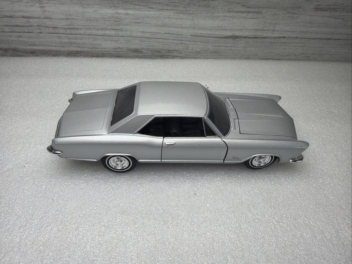 1965 BUICK RIVIERA GRAND SPORT HARD TOP WELLY 24072 1/24 DIECAST CAR SILV NO BOX1