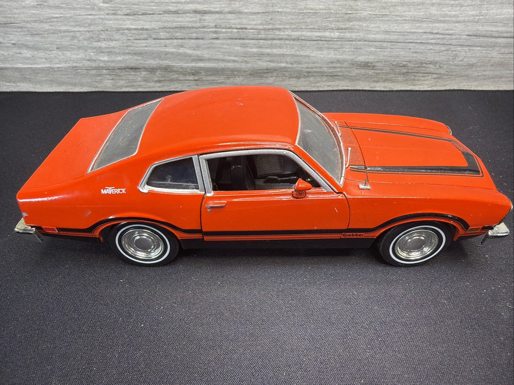 Motor Max 1974 Ford Maverick 1/24 Diecast Model Underneath Damage0