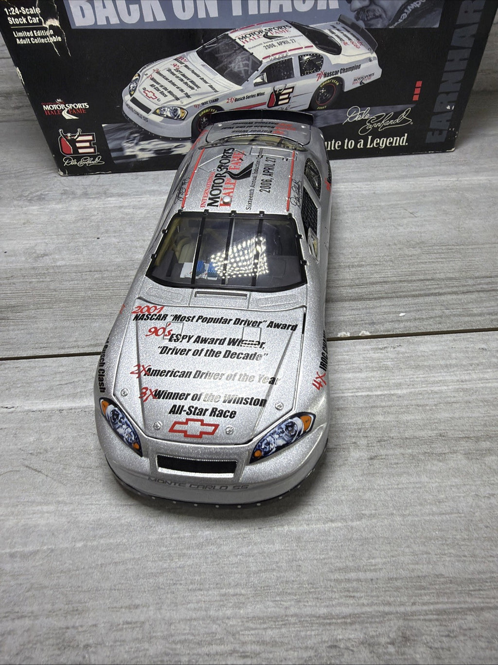 Dale Earnhardt 1/24  Back on Track  HOF 2006 Monte Carlo Box Damage Numbered New7